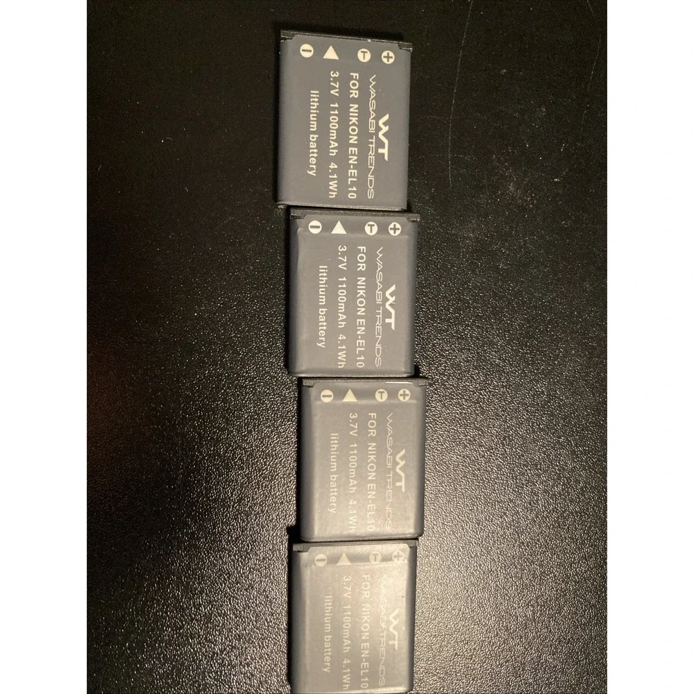 Nikon Coolpix S230 10MP - Silver -‎ w/ 4 Batteries!
